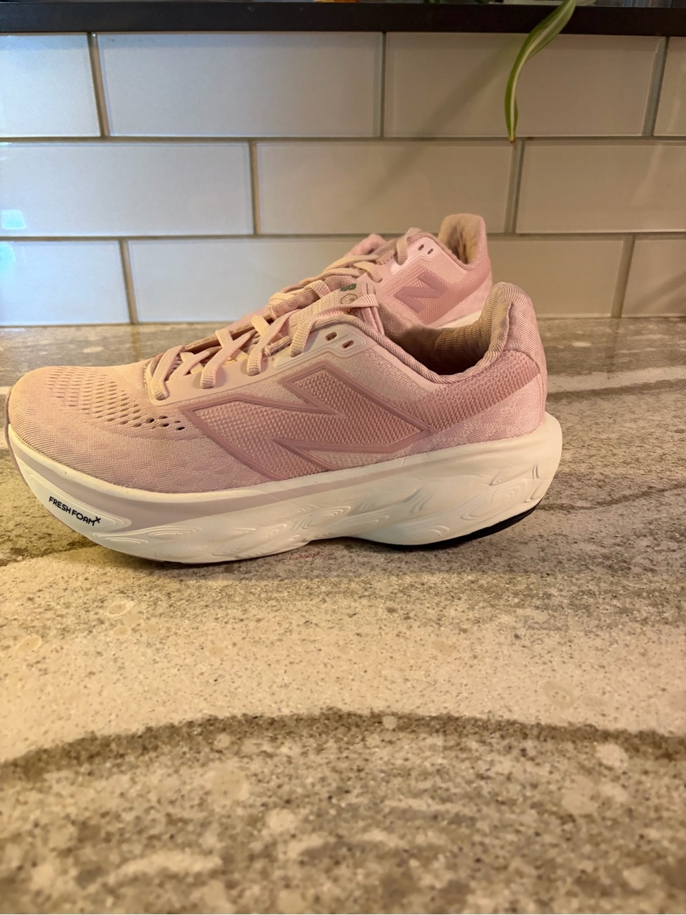 New Balance 1080v14 Women's Pink Running Shoes Sz 6.5